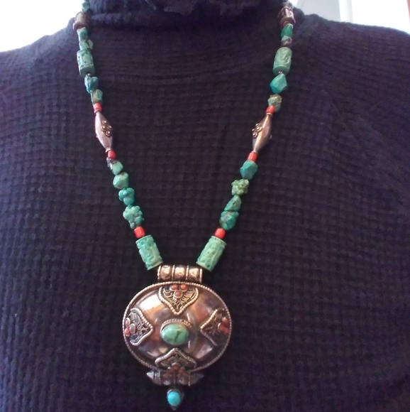 Custom made Necklace with Sterling Silver Tibetan Prayer Box - Picture 2 of 16